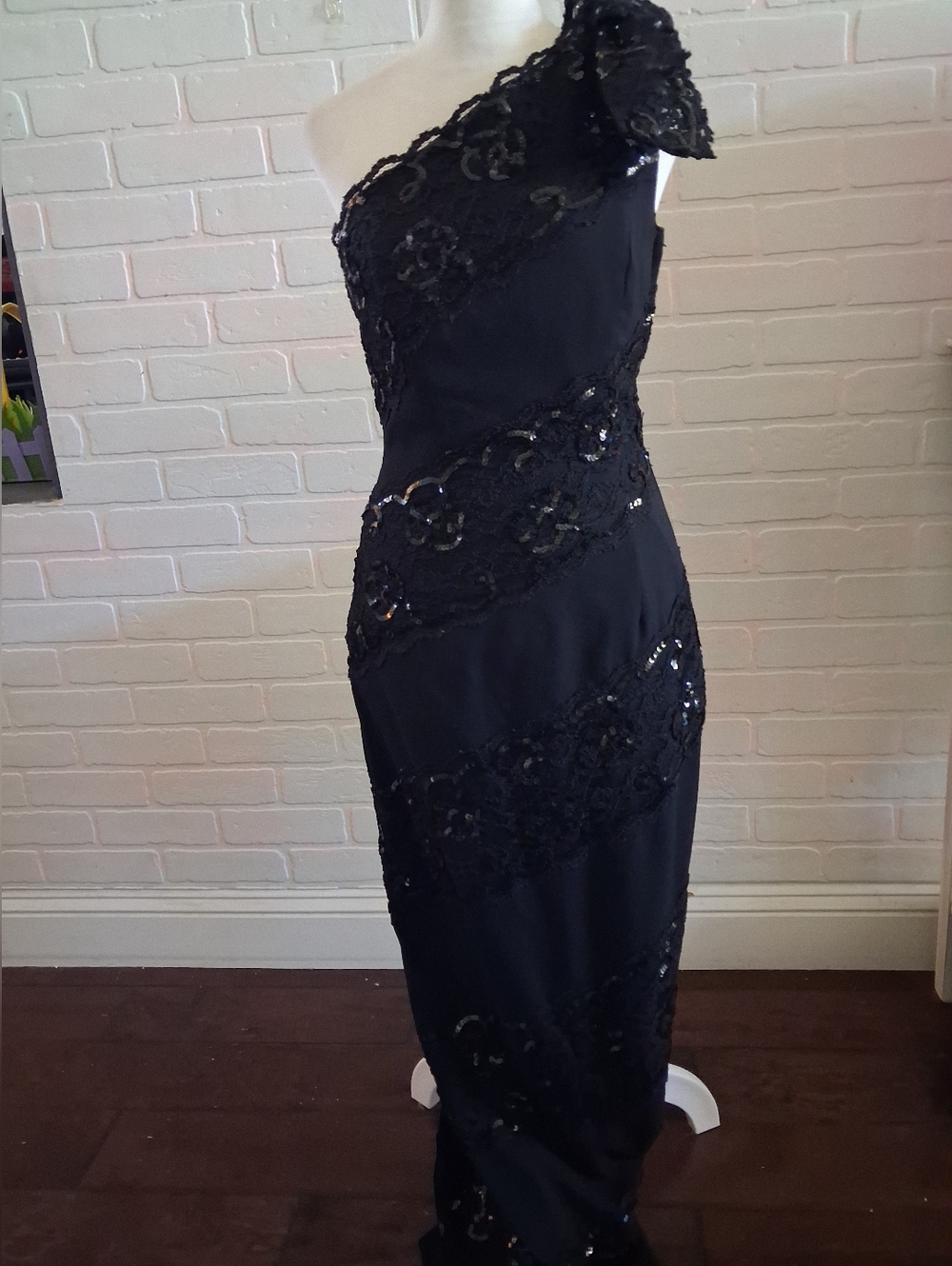 Lillie Rubin Black One-Shoulder Sequin Lace Evening Gown With Side Slit